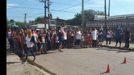 Participaron chicos de la Escuela y del Jardín Valentina Barduc.