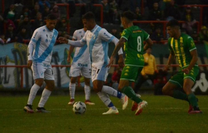 Arturia conduce un ataque de Temperley.