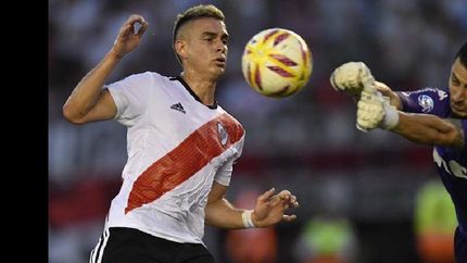 Rafael Borré pierde con la salida de Martín Arias. River venció a Racing en el Monumental.