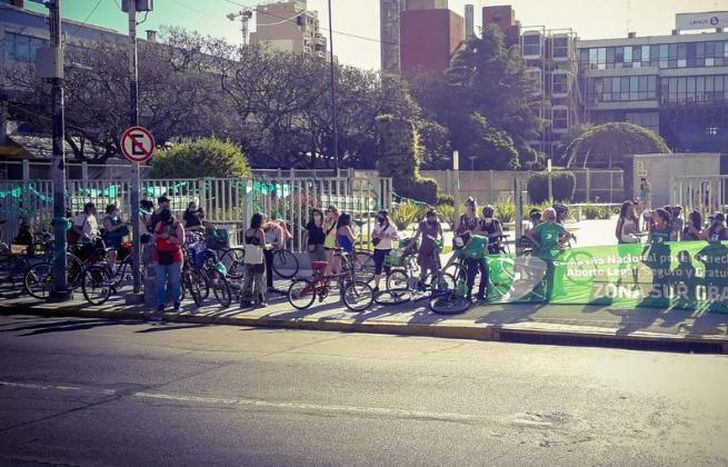 Se trasladaron hasta el Municipio de Lanús.
