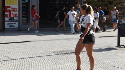 Este lunes, la máxima se ubica en 36°.