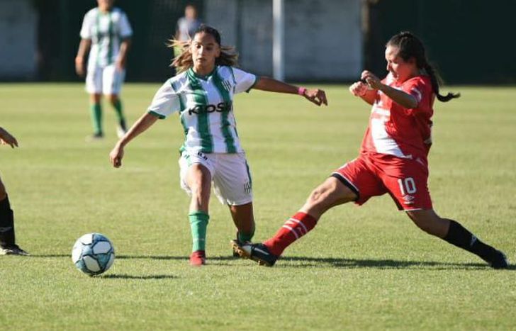 Buen empate lograron las chicas del Taladro.