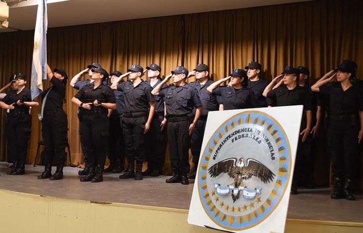 Cerca de 200 personas estuvieron presentes en la ceremonia protocolar.