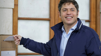 Kicillof emitió su voto y habló con la prensa.