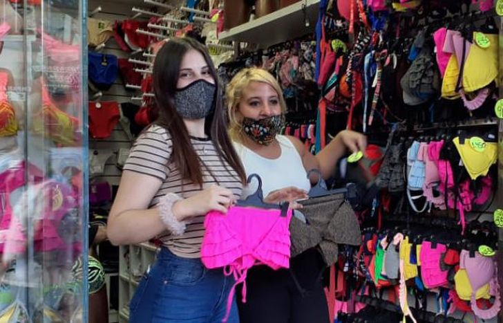 Al parecer, en la temporada de verano 2021 predominará el rosa.