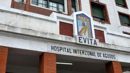 Mató a su madre, a un hombre, y está detenido.