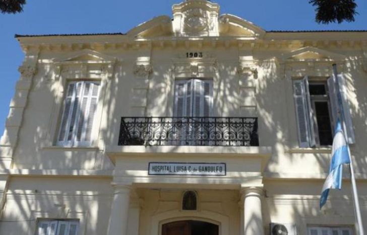 La víctima sigue internada con riesgo de perder la vida.