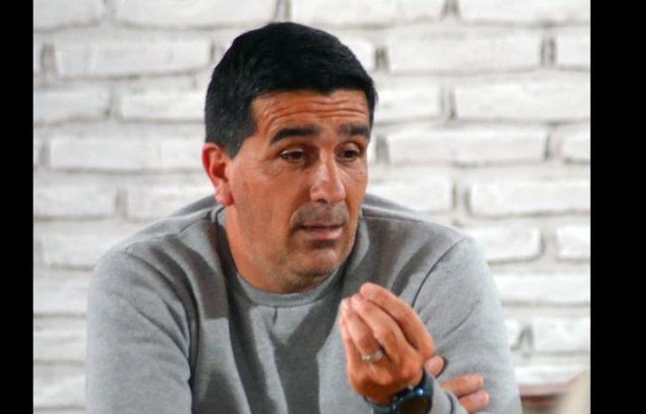 Mariano Campodónico no sigue en Escalada.