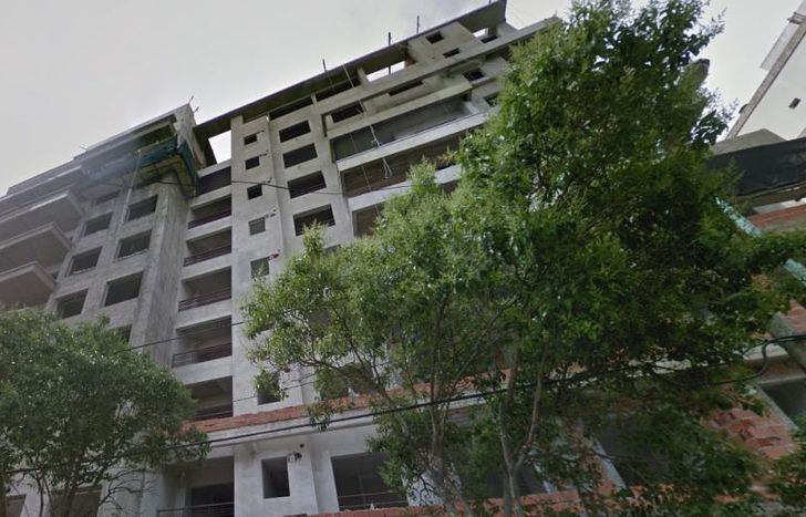 El edificio durante su construcción, una década atrás.