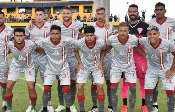 Los 11 de Sebastián Salomón para el debut.