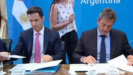 Sergio Massa y Matías Tombolini anunciaron el programa Ahora 10 para la compra de celulares.