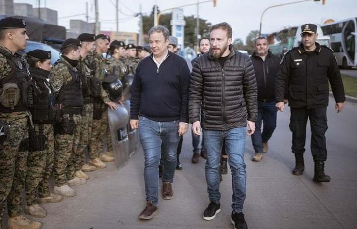Otermín y Cascallares supervisaron un operativo en Ruta 4 y Capitán Moyano.