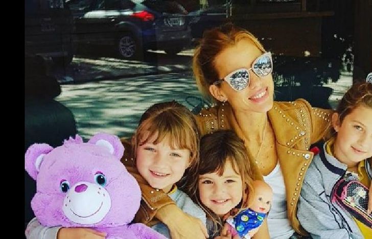 Indiana (10), Allegra (8) y Sienna(4), sus tres hijas.