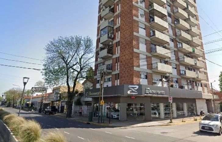 La señora cayó desde una gran altura.