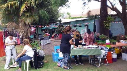 La feria se realiza al aire libre.