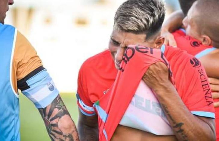 Las lagrimas de Sosa tras su debut ante Ferro.