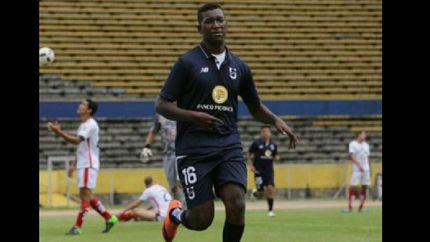¿llega a lanus un goleador desde ecuador?