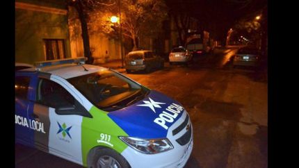 un comisario evito una entradera, mato a dos delincuentes e hirio a otro