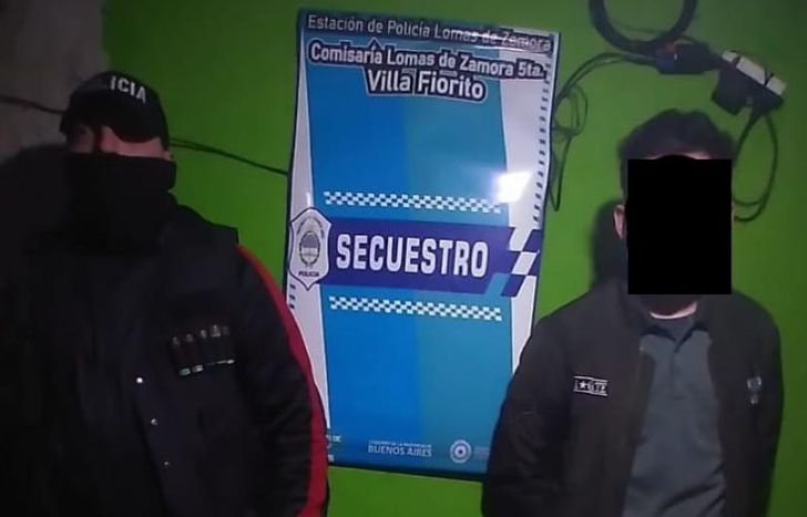 Tiene 26 años y está detenido.