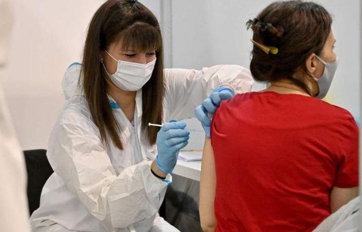 Menos del 0,2% se contagió Covid luego de vacunarse.