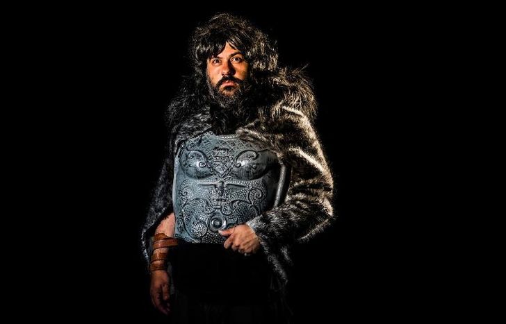 LA FUNCIÓN SERÁ A LAS 22.