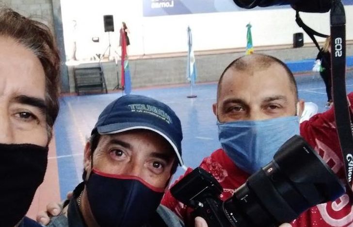 Chiqui trabaja a diario para contar las noticias lomenses.