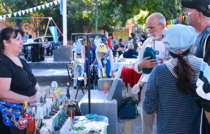 Más de 200 vecinos pasaron por la Plaza Doctor Ramil.