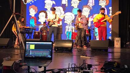 Las bandas, grabando en el Teatro.