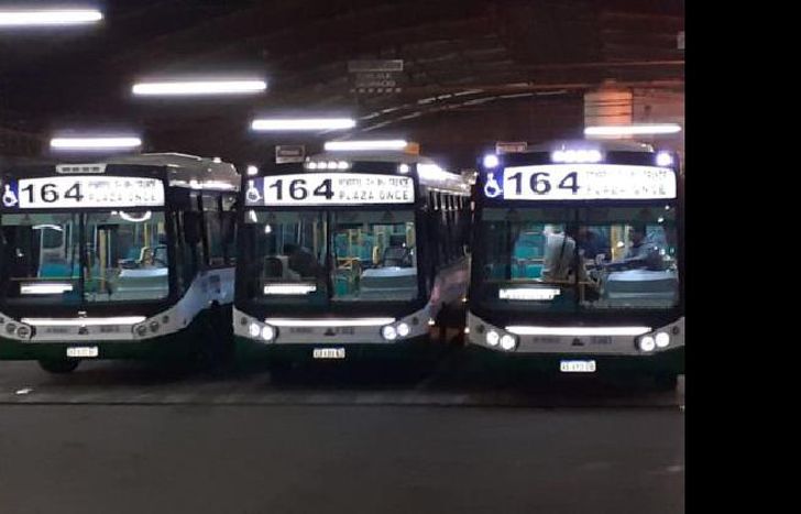 a la espera que se depositen el sueldo.