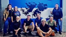 En la inauguración del último mural del año del proyecto Malvinas en tu Barrio. En la inauguración del último mural del año del proyecto Malvinas en tu Barrio.