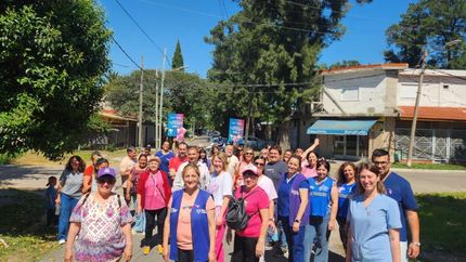 En San José hicieron una Caminata Rosa y charlas con especialistas.