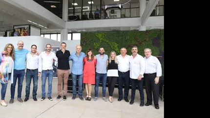 con algunos nombres nuevos, grindetti presento su nuevo gabinete