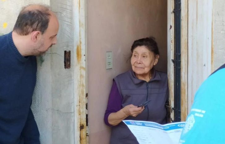 El Municipio de Lomas visita hogares para prevenir el dengue.