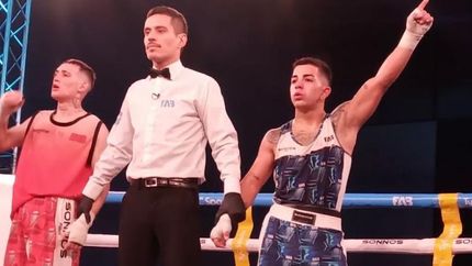 Matías Medina ganó y dominó toda la pelea en Cañuelas. Matías Medina ganó y dominó toda la pelea en Cañuelas.