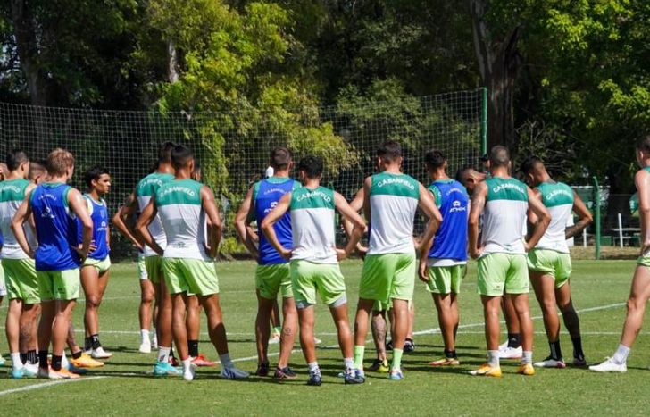 Dos futbolistas no serán tenidos en cuenta por Julio César Falcioni.