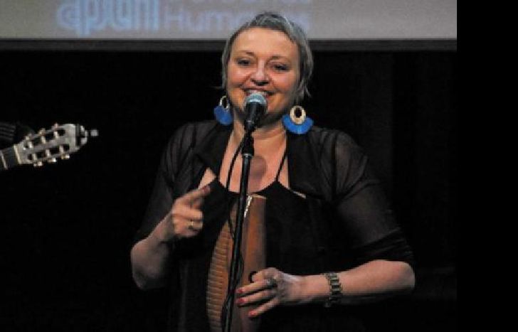 TAMBIÉN SONARÁ UN BOLERO FEMINISTA.