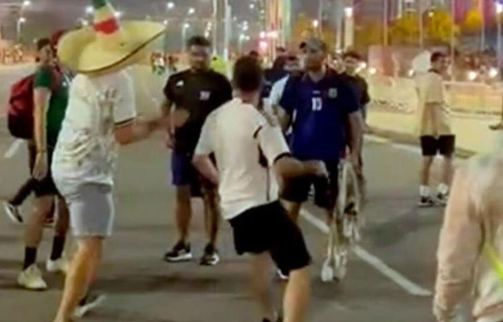 Fuertes cruces entre argentinos y mexicanos en Doha.