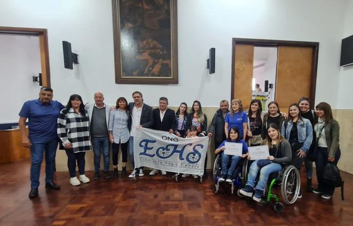 Integrantes de la ONG fueron a la sesión del Concejo Deliberante.