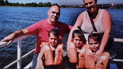 Las trigemelas de Lomas: Victoria, Julieta y Delfina disfrutando del paseo en catamarán en Carlos Paz.&nbsp;
