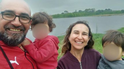 Comenzó con la ayuda de sus allegadas y cuando conoció a su actual marido lo sumó a abrigar. Comenzó con la ayuda de sus allegadas y cuando conoció a su actual marido lo sumó a abrigar.
