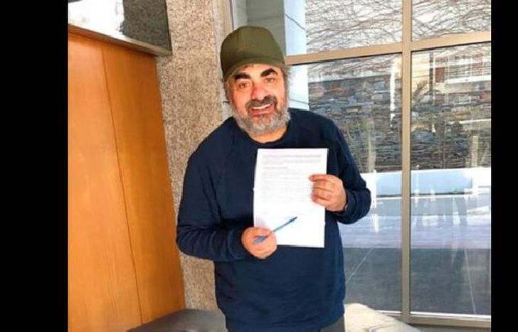 Moldavsky y la firma del contrato.