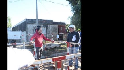 gray superviso las obras de cloacas en el jagüel