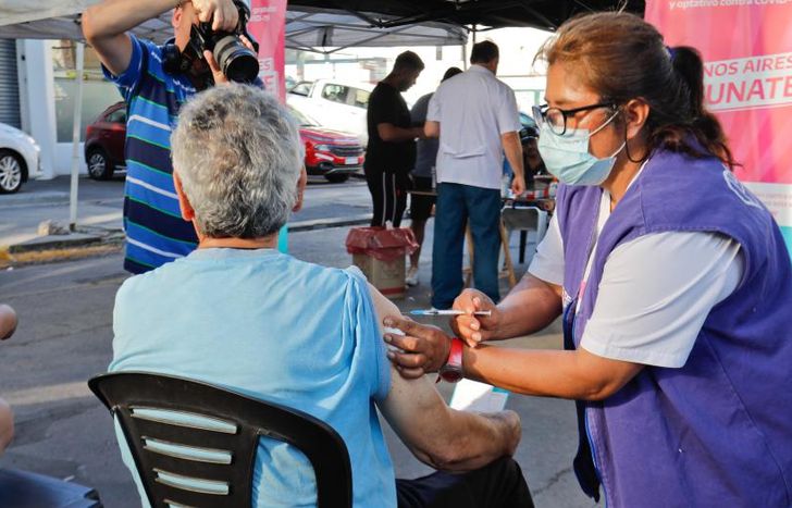 Ante el aumento de casos, muchos vecinos están completando sus esquemas.