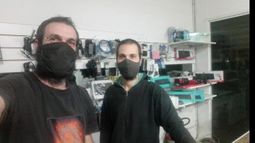 “Los que tienen la posibilidad económica compraron equipos nuevos para realizar las tareas o los trabajos. El que no, trae su máquina para arreglar y se conforma con eso, cuentan.