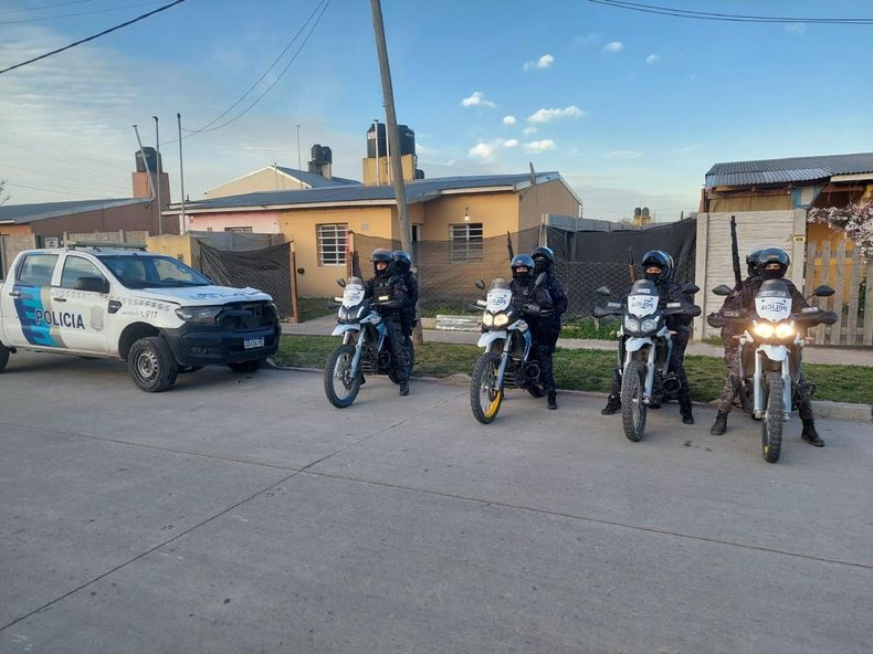 Gran despliege policial durante los allanamientos.