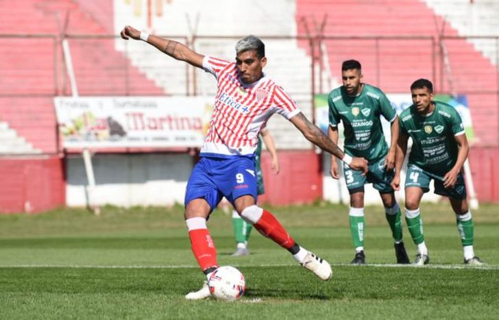 Morán define cruzado de penal y pone el 1-0 para Los Andes.