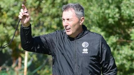 Kudelka va moviendo las piezas.