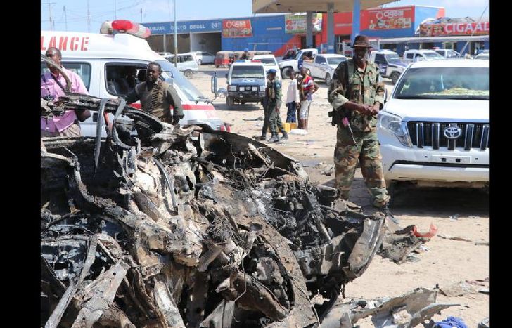 Un coche bomba explotó y causó la grave tragedia.