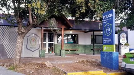 El agresor fue llevado a la Comisaría 4ª de Llavallol. El agresor fue llevado a la Comisaría 4ª de Llavallol.