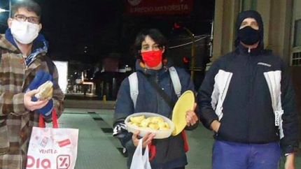 Entregan empanadas cada martes.